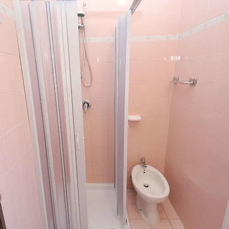 In 24907 רוסולינה מארה